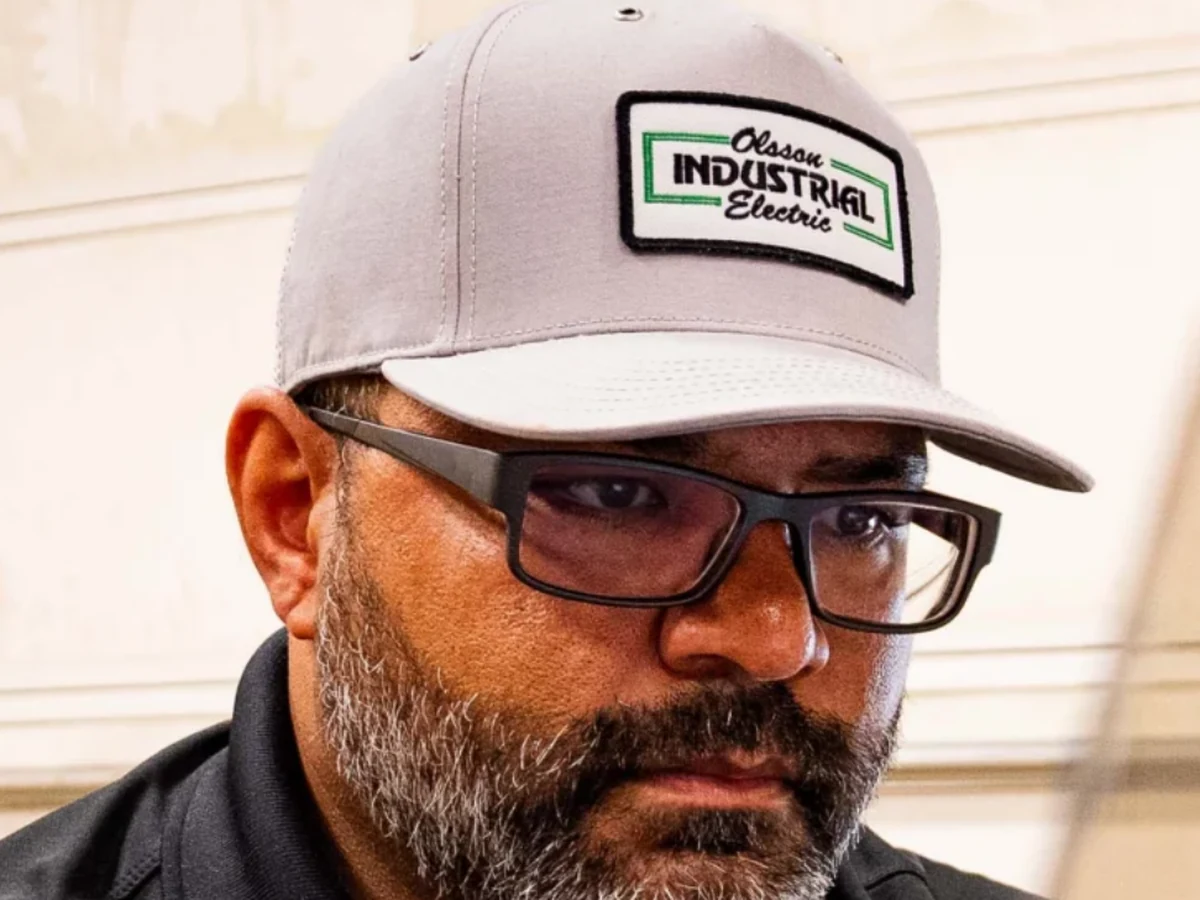 Grey custom hat with a logo patch